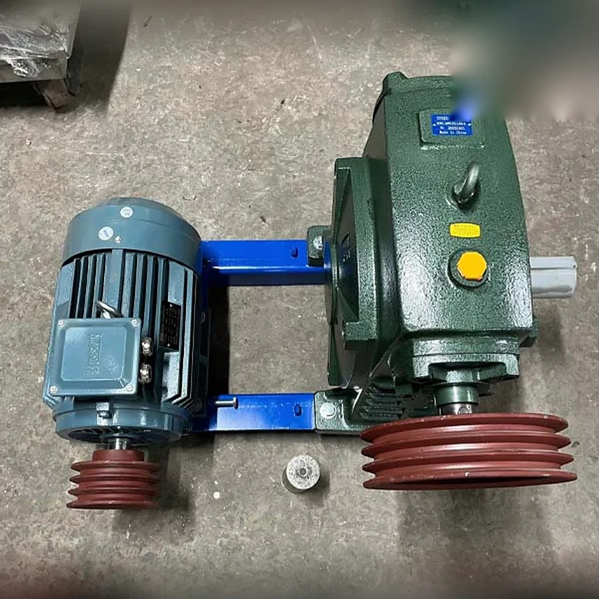 Hộp giảm tốc trục vít - góc nhìn trên